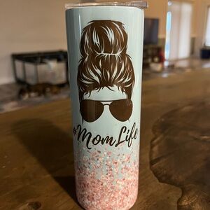 #momlife tumbler with lid